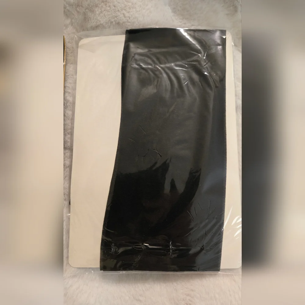 Donna Karan Ultra Sheer Toner Hosiery Black Medium 00C10 New